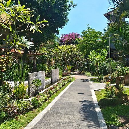 Lovina Beach Hotel Buleleng Exterior foto
