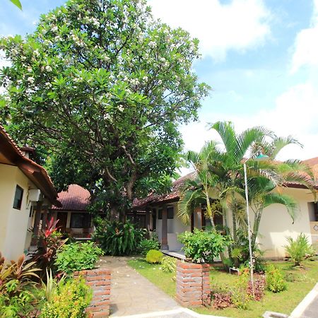 Lovina Beach Hotel Buleleng Exterior foto