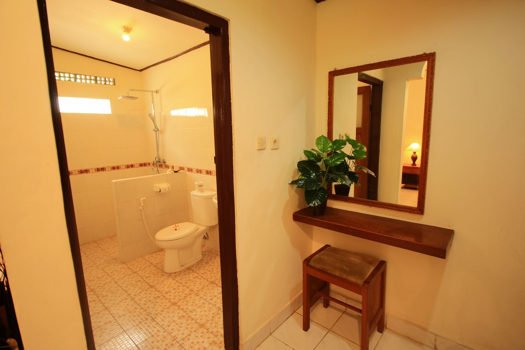 Lovina Beach Hotel Buleleng Exterior foto