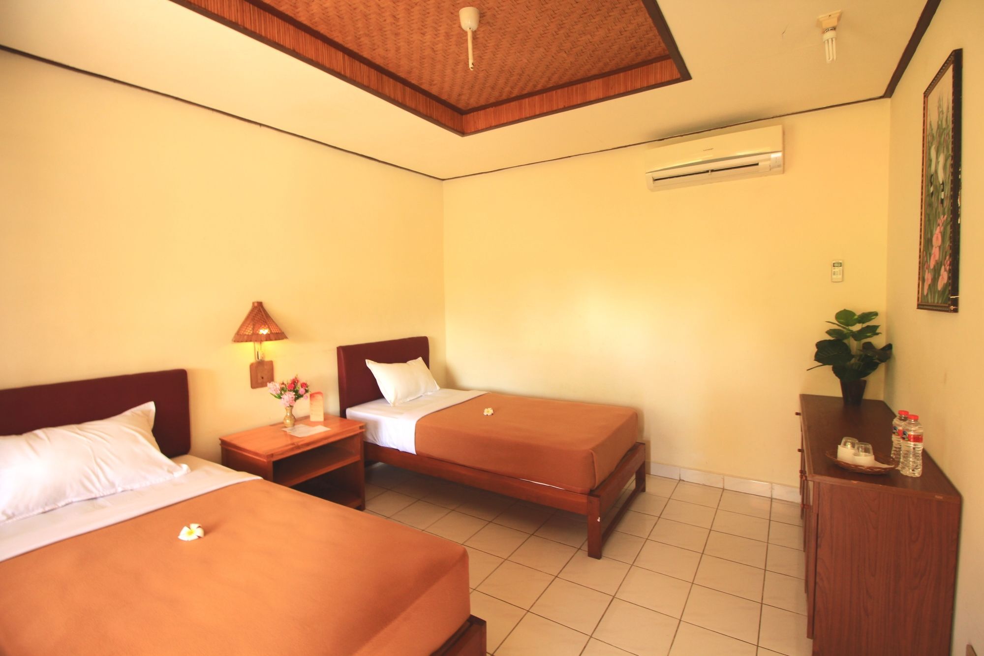 Lovina Beach Hotel Buleleng Exterior foto