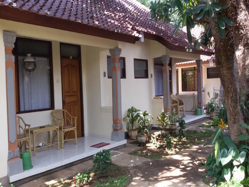 Lovina Beach Hotel Buleleng Exterior foto