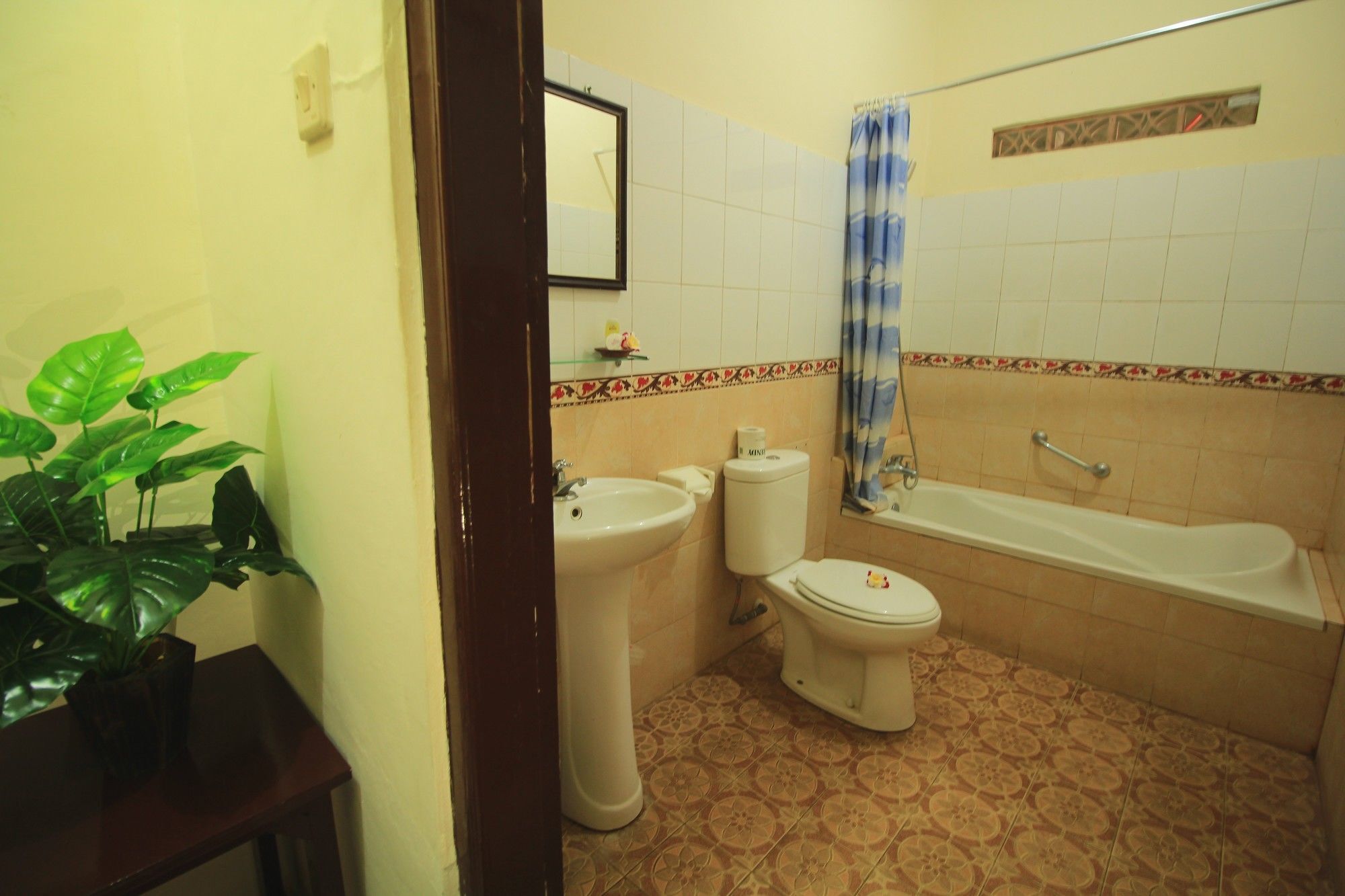 Lovina Beach Hotel Buleleng Exterior foto