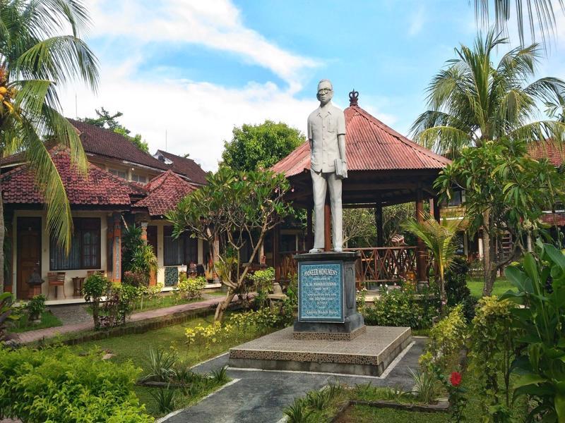 Lovina Beach Hotel Buleleng Exterior foto