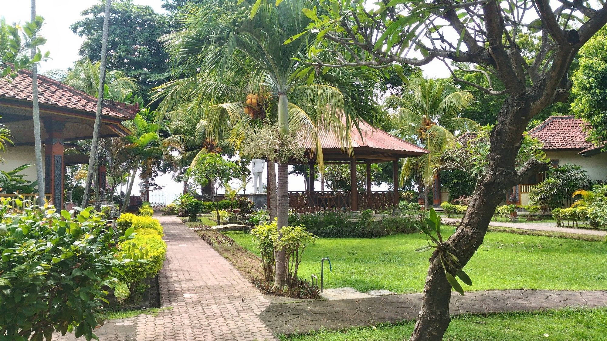 Lovina Beach Hotel Buleleng Exterior foto